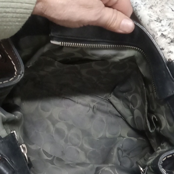 Coach authentic vintage black leather Hamptons handbag - Picture 9 of 16